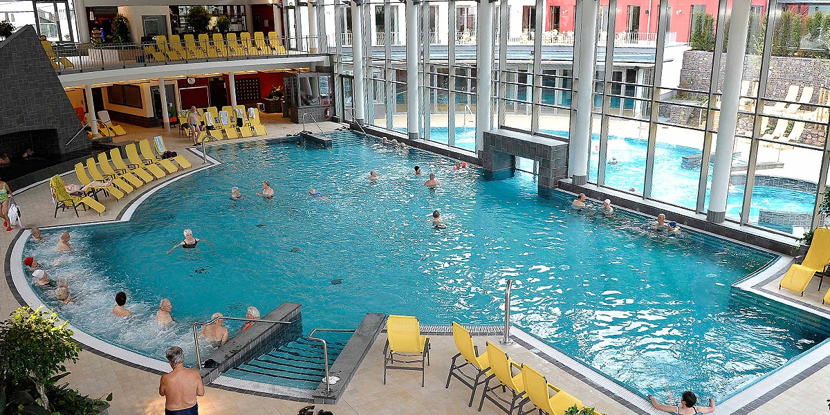 Blick auf den Pool in der Vulkaneifel-Therme